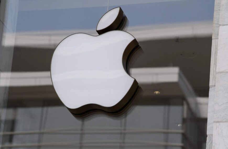 Apple Set to Surpass $400B Revenue in 2024 Amid Strong Hardware,…