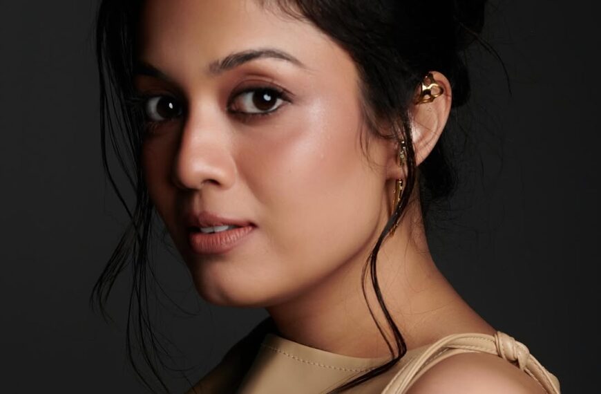 Harshita Gupta: Digital Star, Entrepreneur, and Author of 2024"