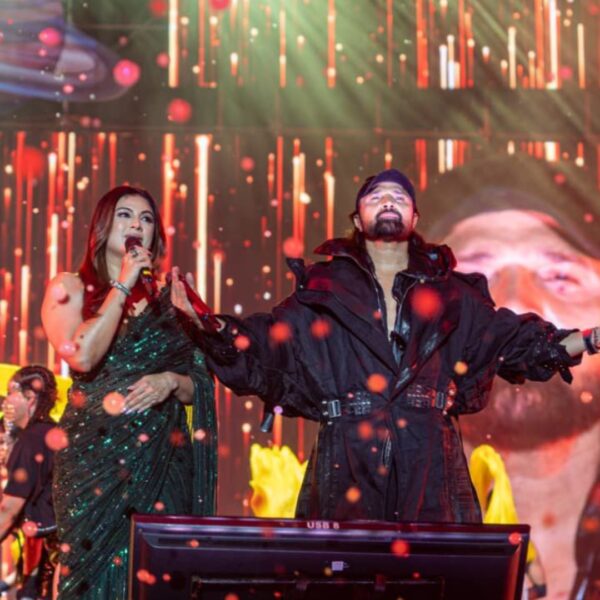 Himesh Reshammiya Rocks 11,000 Fans as Kartik, Fatima &&hellip;