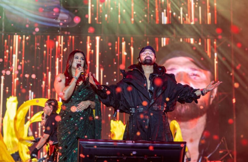 Himesh Reshammiya Rocks 11,000 Fans as Kartik, Fatima & Huma Groove