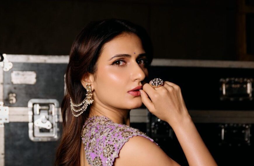 Fatima Sana Shaikh’s Look for Gustaakh Ishq Inspired by Waheeda Rehman…